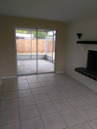 $1.450 / 2 hab - 1008 pies² - casa 2/1/1, habitación adicional con chimenea en Beacon Square (Newbury) (New Port Richey, Florida)63348335910785123