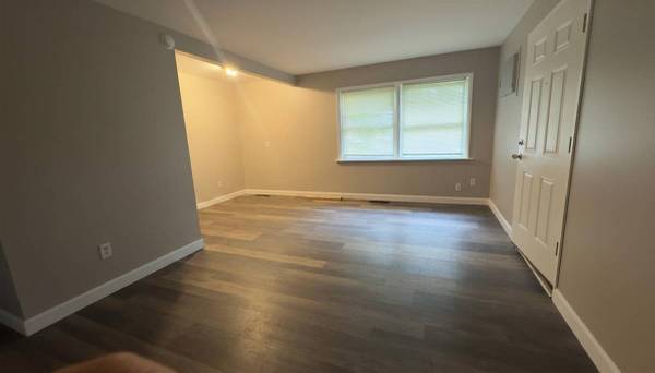 2 bedrooms, 1 bath, and laundry hook up in the unit. 1