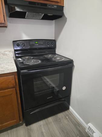 $1,575 / 2br - 2 BEDROOM AVAILABLE for $1575.00 (WALLINGFORD)64010331744259122
