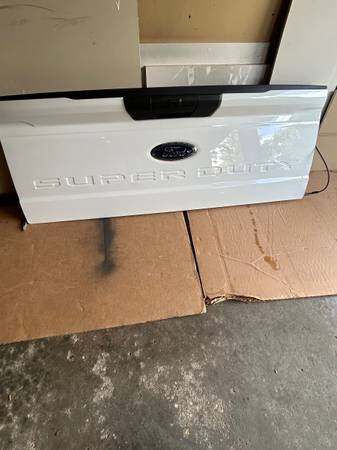 Ford F150-250 tailgate 1