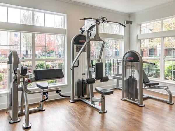 $1,411 / 1br - 659ft2 - Conquer cold mornings with private garages, Poolside Firepit Area (8900 SW Sweek Drive)63956788971522124