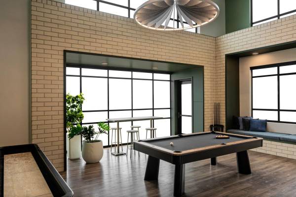 $1,835 / 2br - 1018ft2 - Discover the Magic of the Season: Move-in Specials on 2-Bedroom Units! (Southwest Meridian)63794970351235123