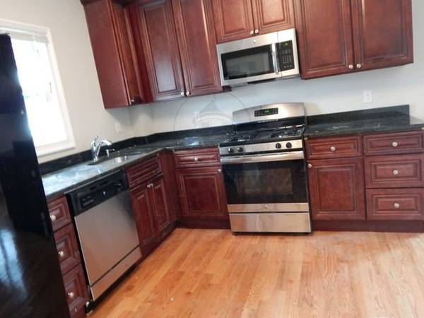 $900 / 5br - Rooms for Rent  Ball Square Area | Spacious 5BR/2BA Apartment. (Medford, Ball Sq, Tufts University)63797280744065120