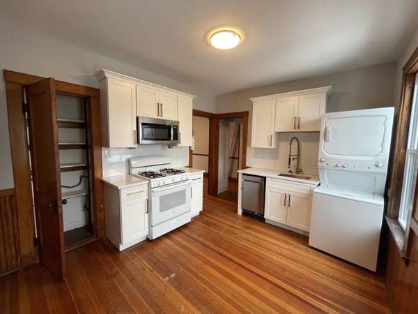 $2,400 / 2br - Dorchester 2 Bed/1 Bath Apartment | Sumner Sq (Dorchester)63845968163713120