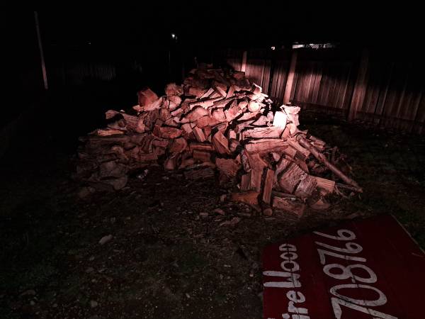 Clean dry split firewood for sale 1