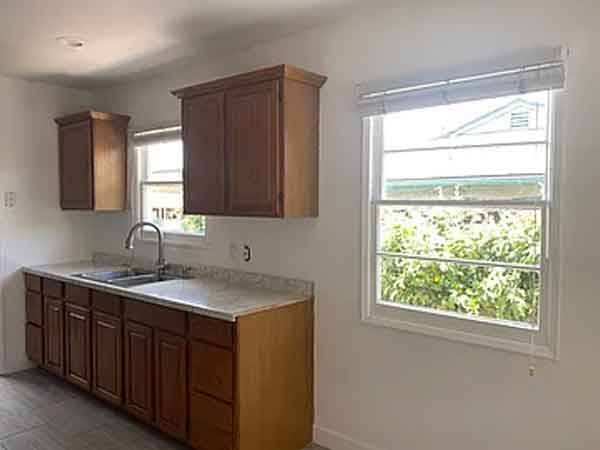$1,200 / 3br - This three-bedroom, one-bath home (San Diego, CA)63701568738819122