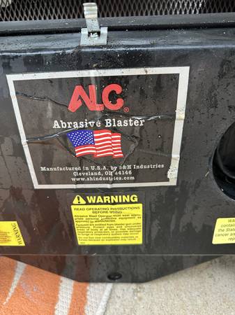 SandBlaster--Sandblasting benchtop cabinet 1