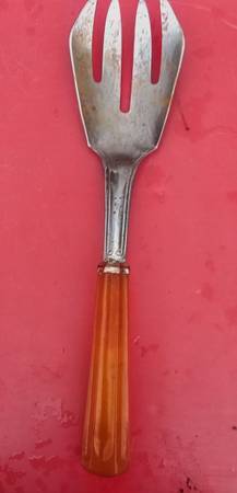 Bakelite salad fork butterscotch handle 1