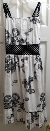 Girls Dress.  Size 16. 1