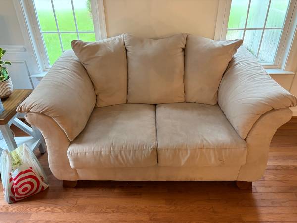Love seat 1