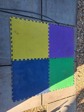 44 pc floor padding covering  squares + edge work /play 1