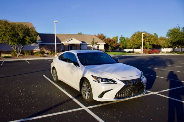 2019 Lexus ES 350 Luxury Sedan 1