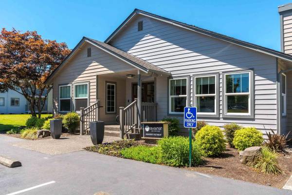 $1,966 / 2br - 825ft2 - 24  hour fitness center, Spacious 1-, 2- and 3- bedroom homes63672529967107122