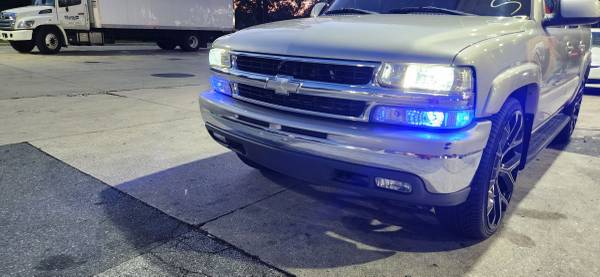 2004 Chevrolet SURBURBAN - Photo 15