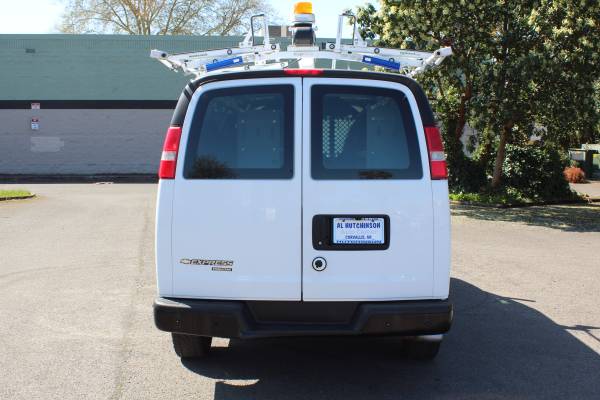 2015 Chevrolet Express 2500 - Un solo dueño, 78.365 millas reales - Excelente - $16.980 (Corvallis)63470783282307124