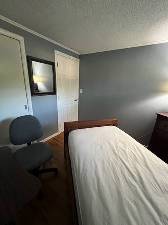 $950.00 / 1br - ROOMS FOR RENT!! WNEU, SPFLD COLLEGE, AIC, STCC STUDENTS!!!64017048674179123