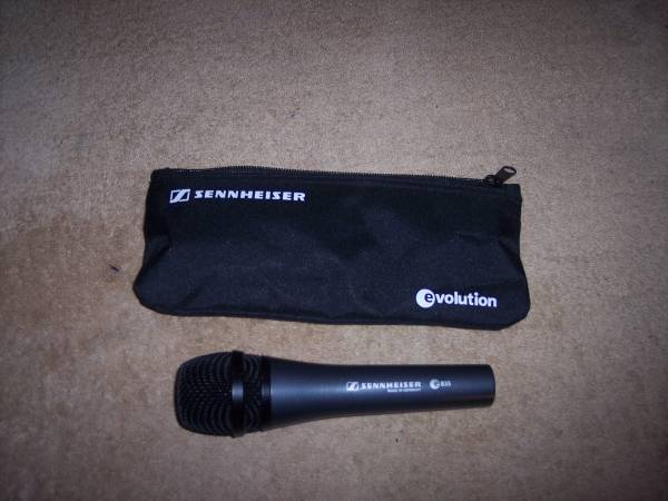 Sennheiser e835 Microphone /Almost New condition 1