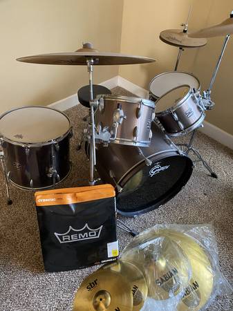 Gretsch Energy 5 piece drum set Zildjian ZBT cymbals and Remo heads 1