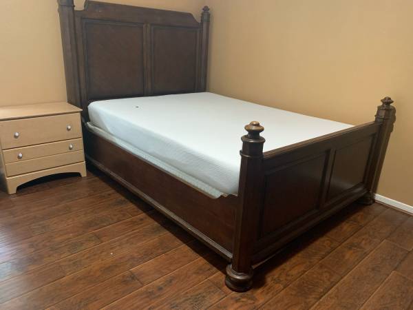 $560 / 2br - Habitación privada espaciosa con baño en casa bien mantenida hoy (san jose norte)63657744399361120