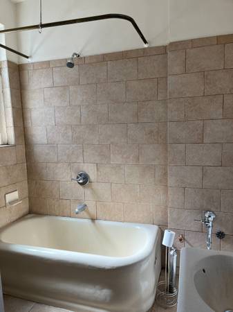 $1,650 Large studio apartment for rent (Parker st)63816602116995123
