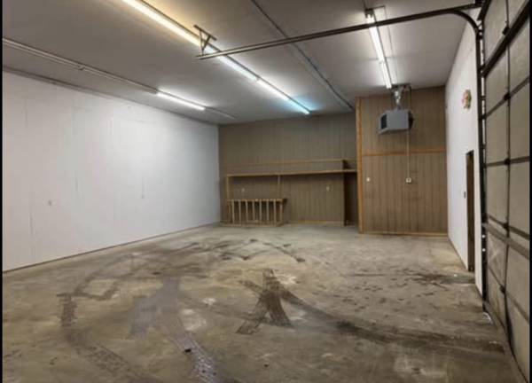 Commercial Warehouse/Storage for rent 1
