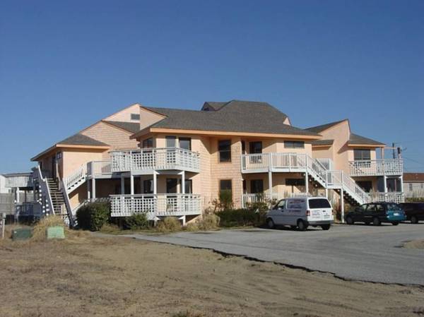 $1,395 Efficiency with Loft (Kill Devil Hills)63693788246275120
