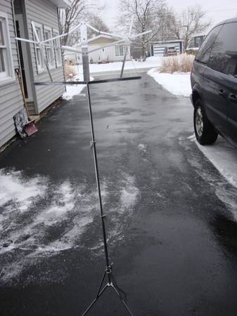 METAL SHEET MUSIC STAND 1