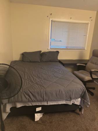 $70 / 2br - 75ft2 - Private furnish room South side wifi temporary housing (Jolly and MLK)63620245854849122