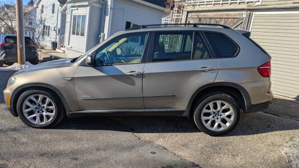 BMW X5 4WD - $6,500 (SOMERVILLE)63623667299585121