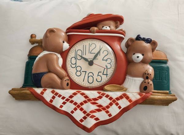 Old Style Family Kitchen Clock 1