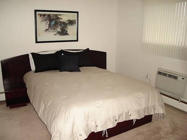 $875 / 2br - 819ft2 - **--“Modern Comfort in a Great Location — Welcome to Velma Court”--** (Pittsburgh)64013205399171122