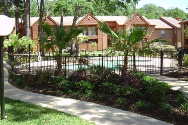 $1,140 / 2br - 816ft2 - 2 BD, Two Sparkling Swimming Pools, Wet/Dry Bars (2200 Montgomery Park Blvd, Conroe, TX)63924044195202124