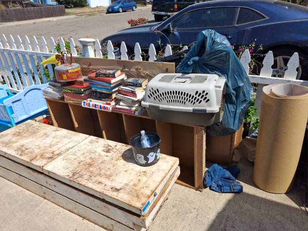Curb alert. FREE STUFF 1