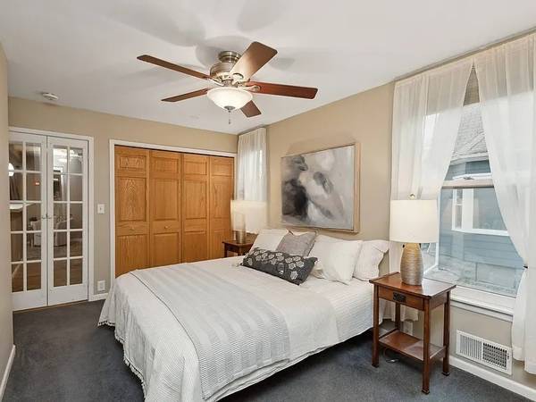 $750 / 2br - 2200ft2 - 2H, 2BA + HABITACIÓN SECRETA Y MAGIA DE CHIMENEA 🔥 (Minneapolis)64048421661441122