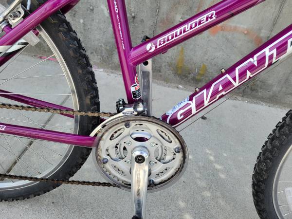 Giant Boulder MTB de 21 velocidades - $150 (south ozone park)63471379063683122