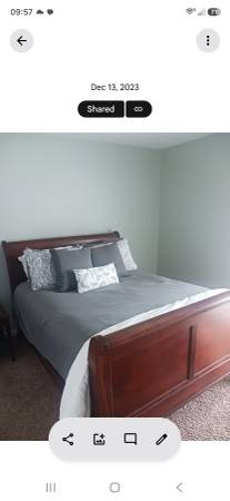 Queen size bed 1