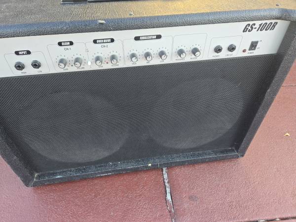 *SALE*Rogue GS 100r  2x12 Guitar Amp 1