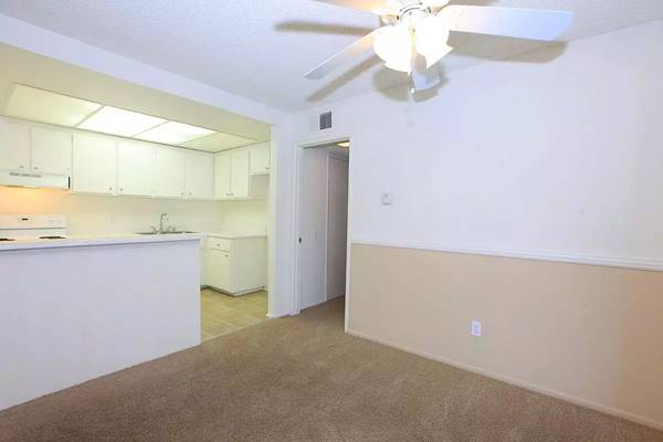 Fantastic location! A spacious 758 sq ft 1 bed is waiting for you! 1