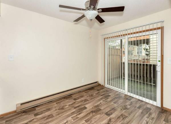 $1,545 / 2br - $500 SAVINGS NOW - Enjoy Local Fanno Creek Trail & Close to Downtown! (Beaverton)64039061539458122