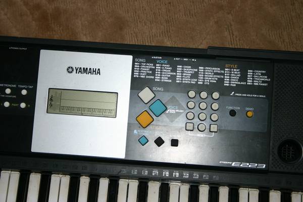 電子ピアノ　YAMAHA　PSR-E223 Amazon | YAMAHA 電子キーボード PORTATONE(ポータトーン) PSR