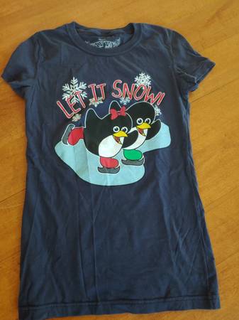 Let it Snow Shirt - size adult small 1