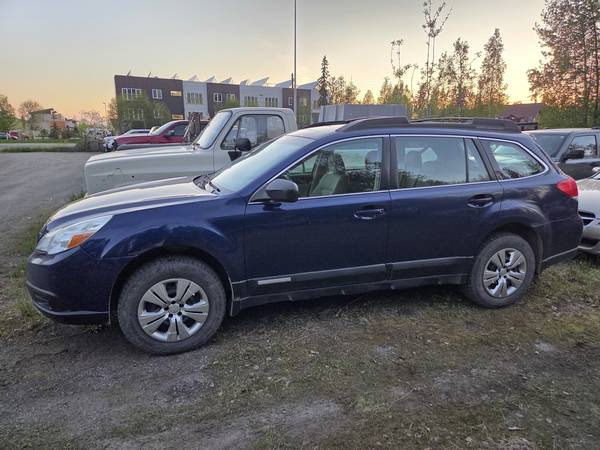 2010 Subaru Outback 1