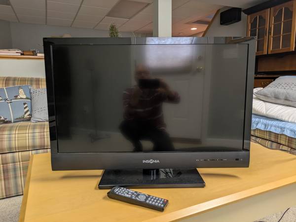 32" Flat Screen TV 1