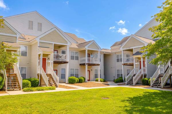 $1,465 / 2br - 1093ft2 - 2-bedroom 2-bathroom Apartment! Ready for immediate move in! (Mebane)64027444439937120