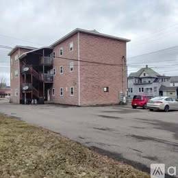 $1,100 / 3br - Across the Street from Price Shopper (Endicott)64035577137922120
