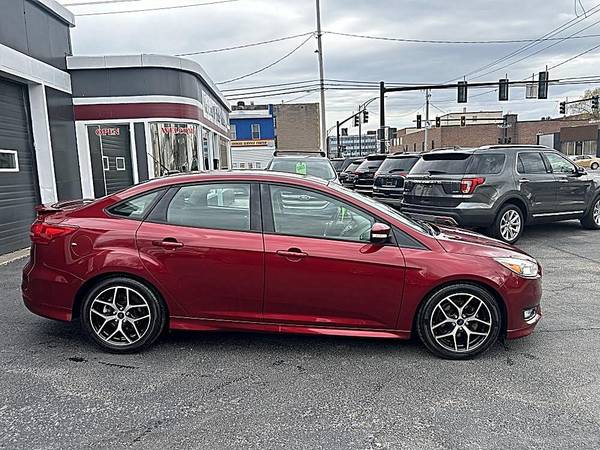 2015 Ford Focus 4 puertas Sdn SE - $11355.0063470413263617122