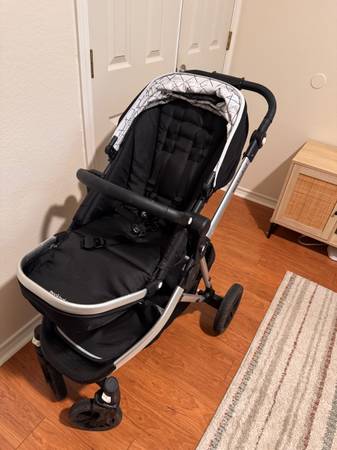 Mockingbird Single Stroller 1.0 – Black/Silver – Great Condition 1