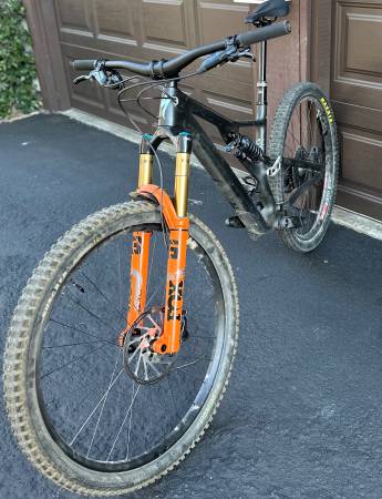 2020 Specialized Stumpjumper EVO Carbon 1