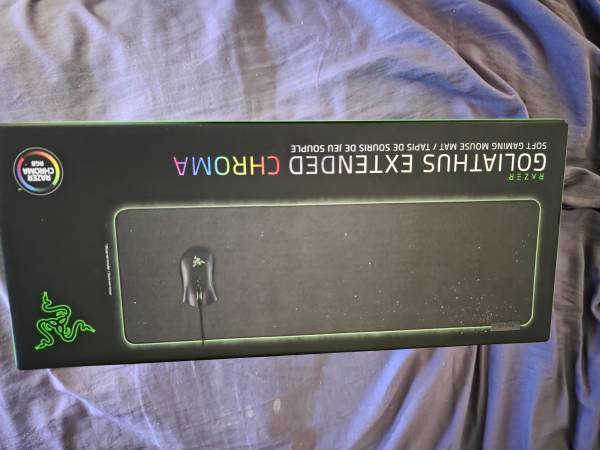 Razer Goliathus Chroma Extended Gaming Mouse Pad 1