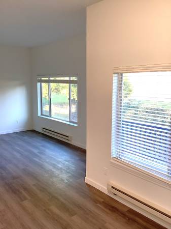 $2,799 / 3br - 1140ft2 - Piso superior de 3 habitaciones / 2 baños con baño privado, vistas al centro acuático, suelos laminados y almacenamiento (Snohomish - Sendero Interurbano)63688567387779123